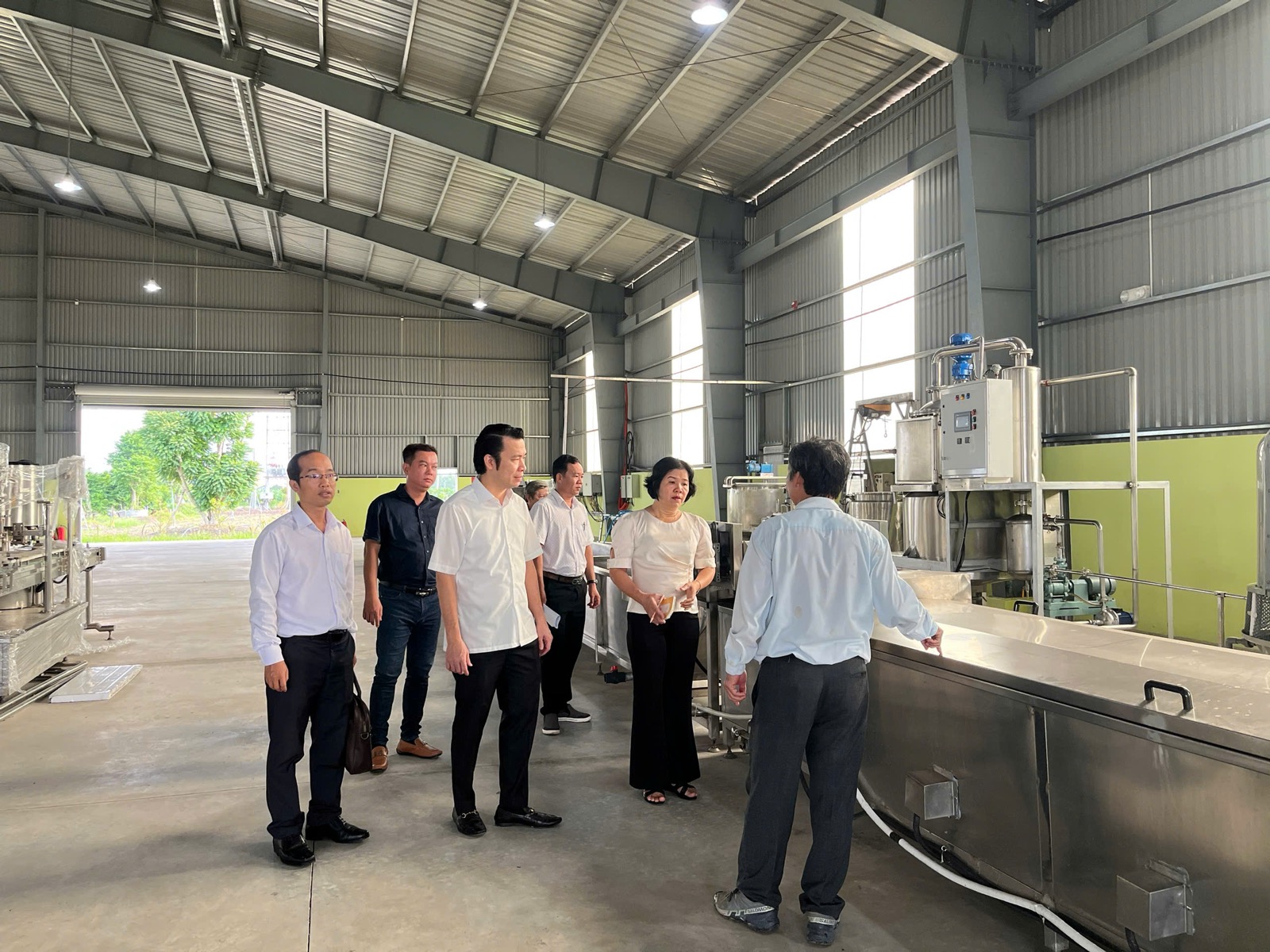 Đoàn tham quan nhà xưởng chế biến NABADEN