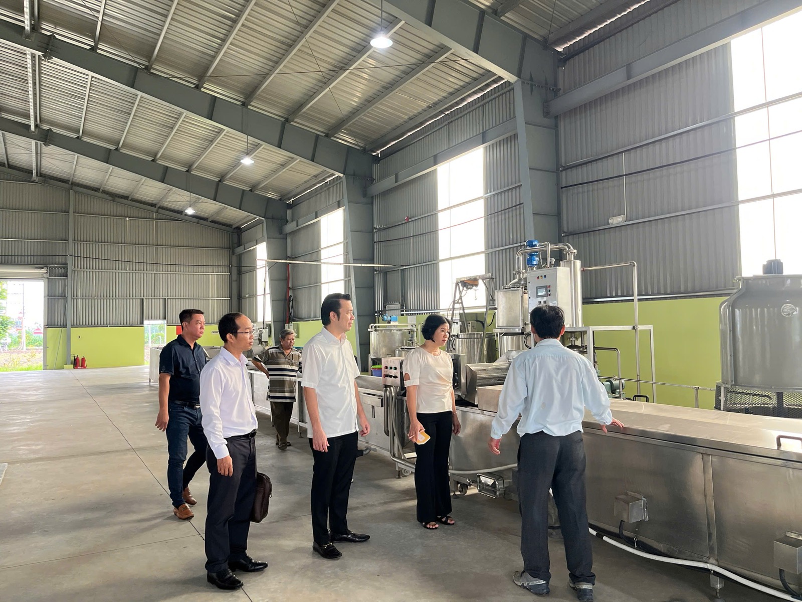 Khu vực thiết bị chế biến sản phẩm mãng cầu