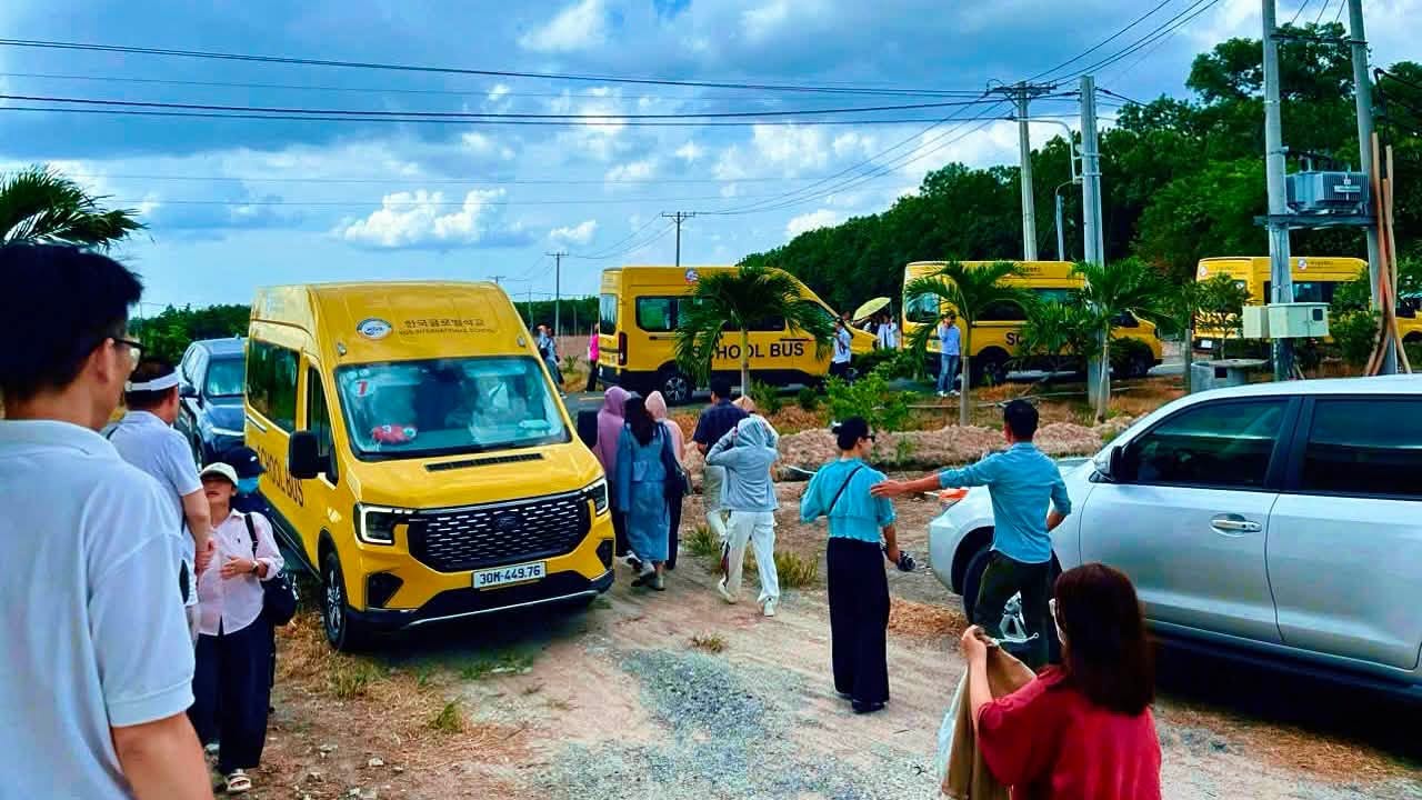 Đoàn xe KGS Unity Journey 2026 tại vùng trồng mãng cầu Tây Ninh